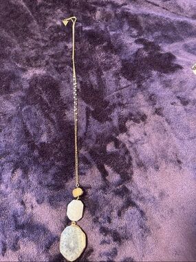 Serafina Gold Pendant Necklace with White Agate Stones